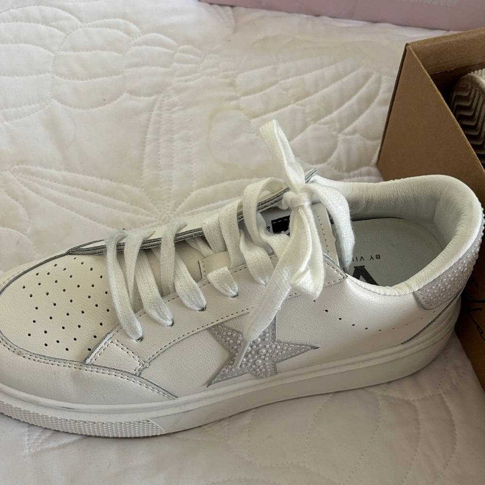 Vintage Havana White and Silver Athletic Shoes